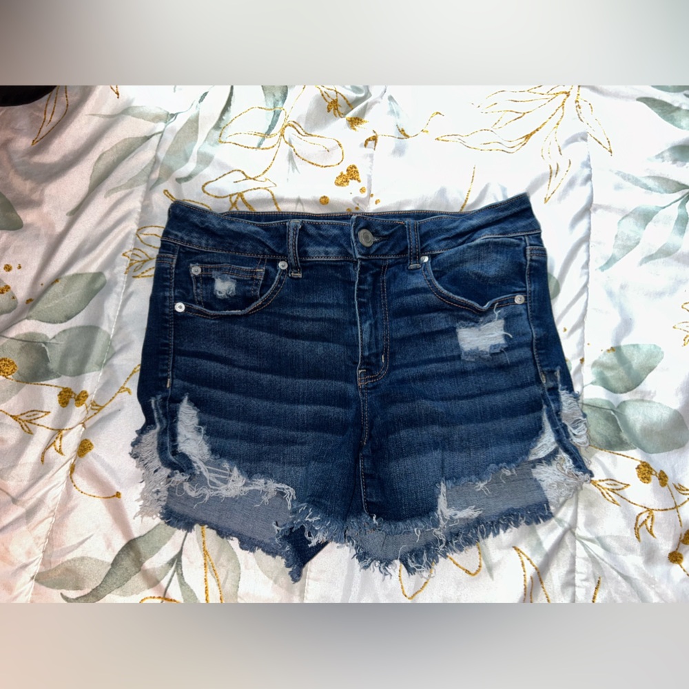 American Eagle ripped shorts size large